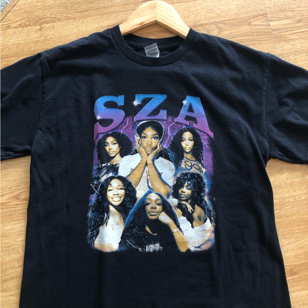 SZA TEE in Gildan Heavy Cotton Medium - Black